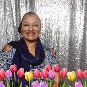 Meet your Posher, Mina